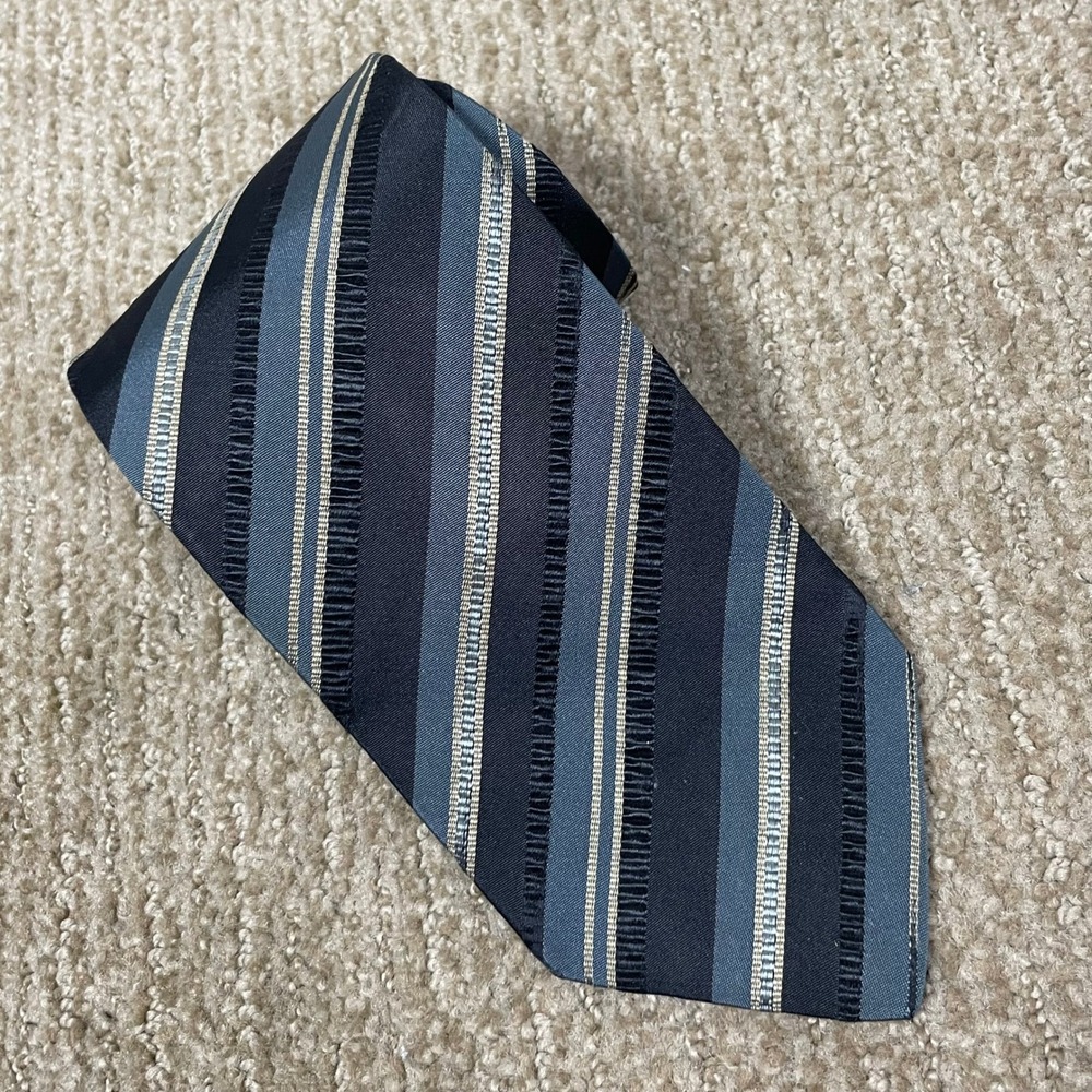 Hugo Boss Necktie Mens Repp Navy Blue Silver Striped Silk Blend Business Formal